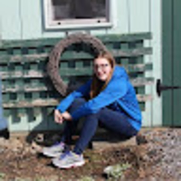 Meet your Posher, Rori - Picture 1 of 1